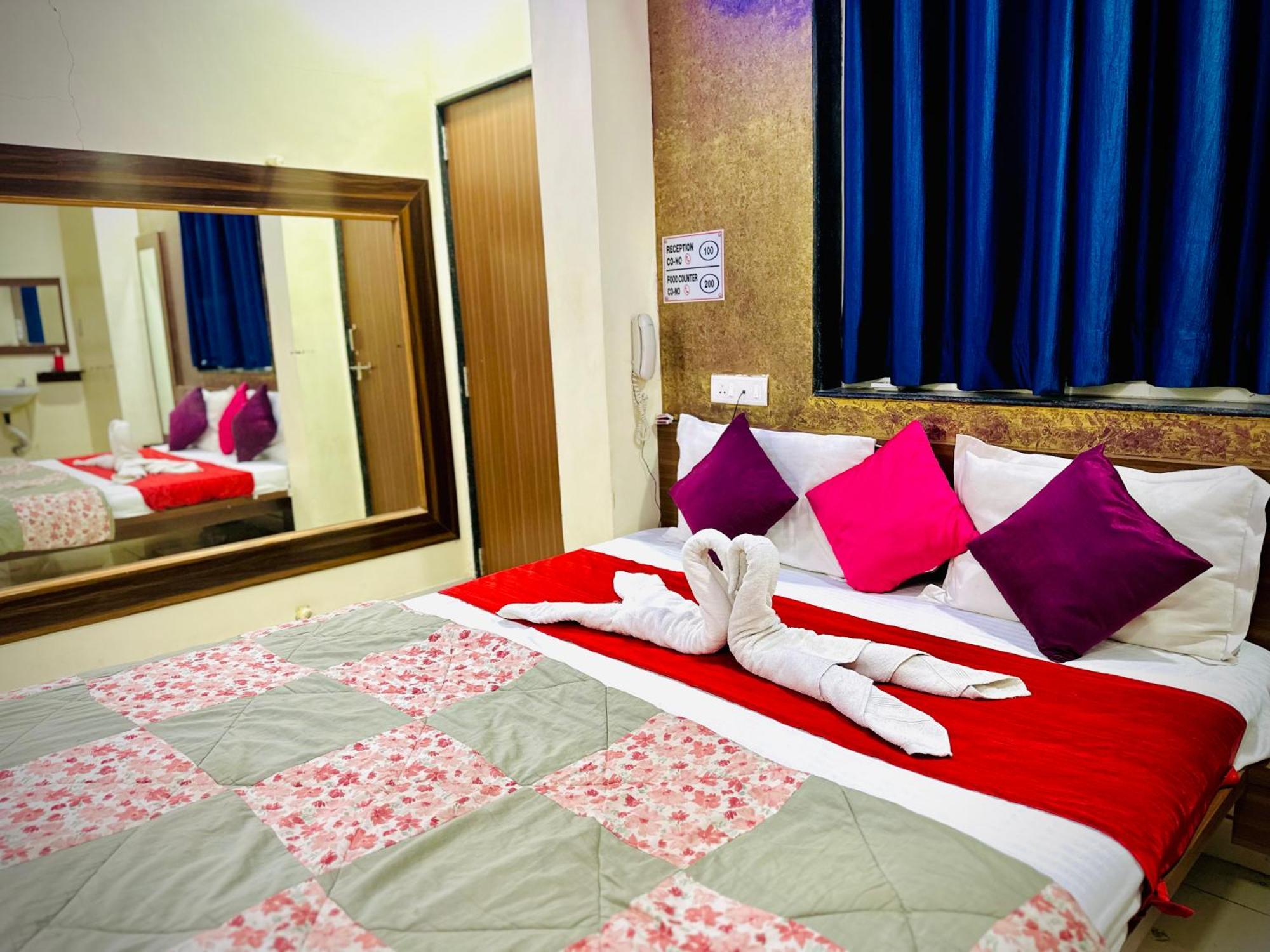Hotel Sawai Executive Jadhavwadi Exterior foto