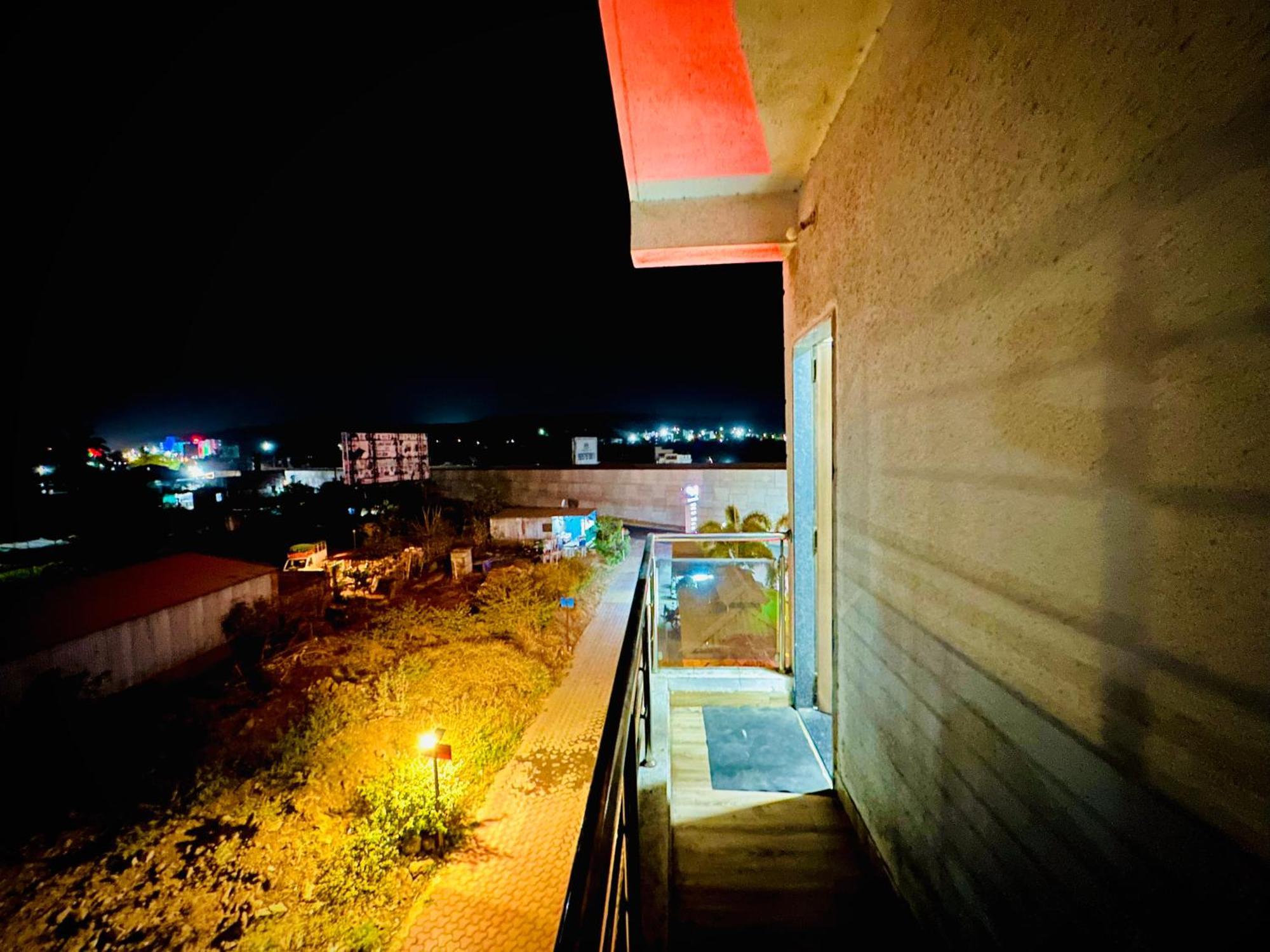 Hotel Sawai Executive Jadhavwadi Exterior foto