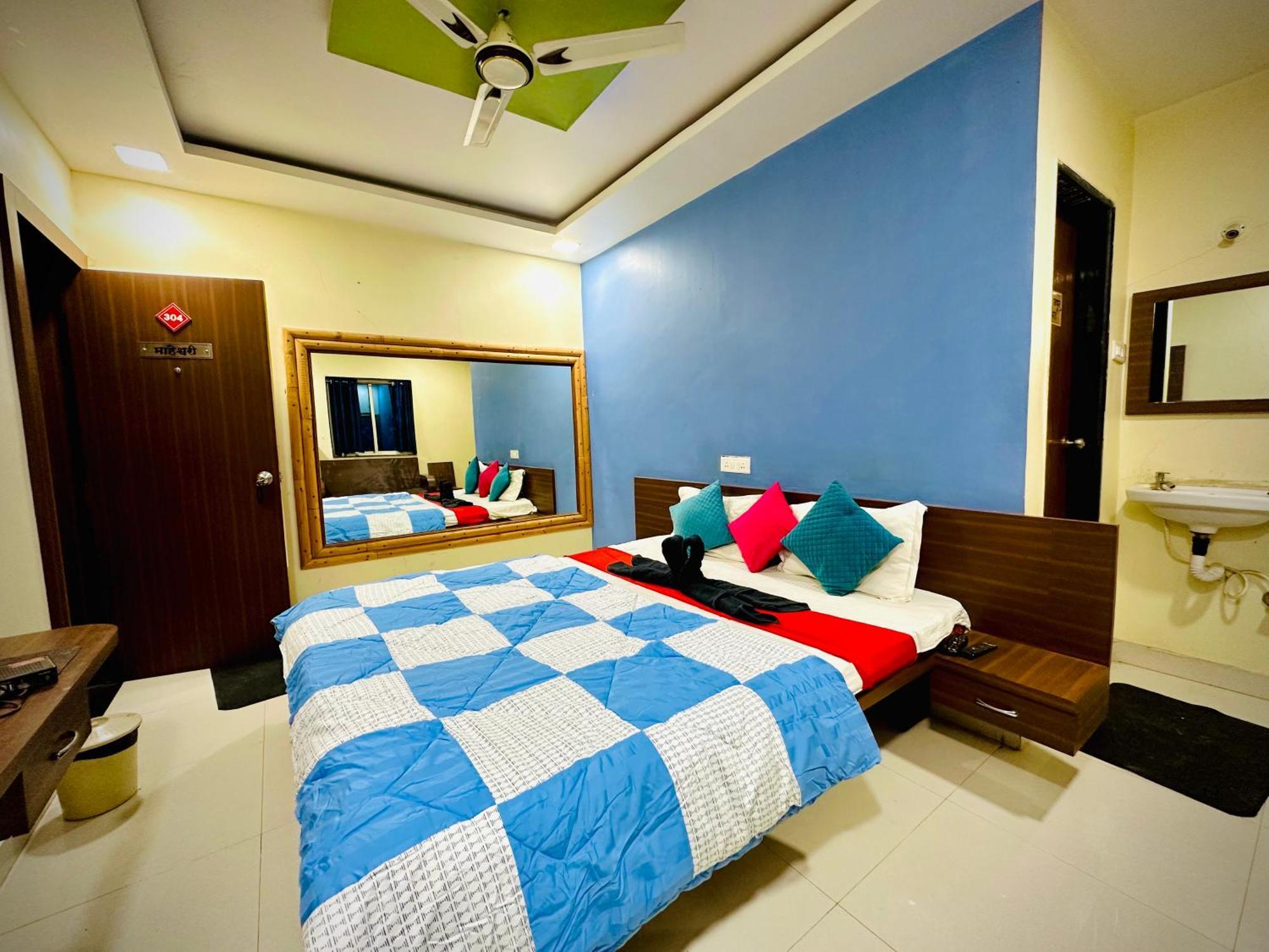 Hotel Sawai Executive Jadhavwadi Exterior foto