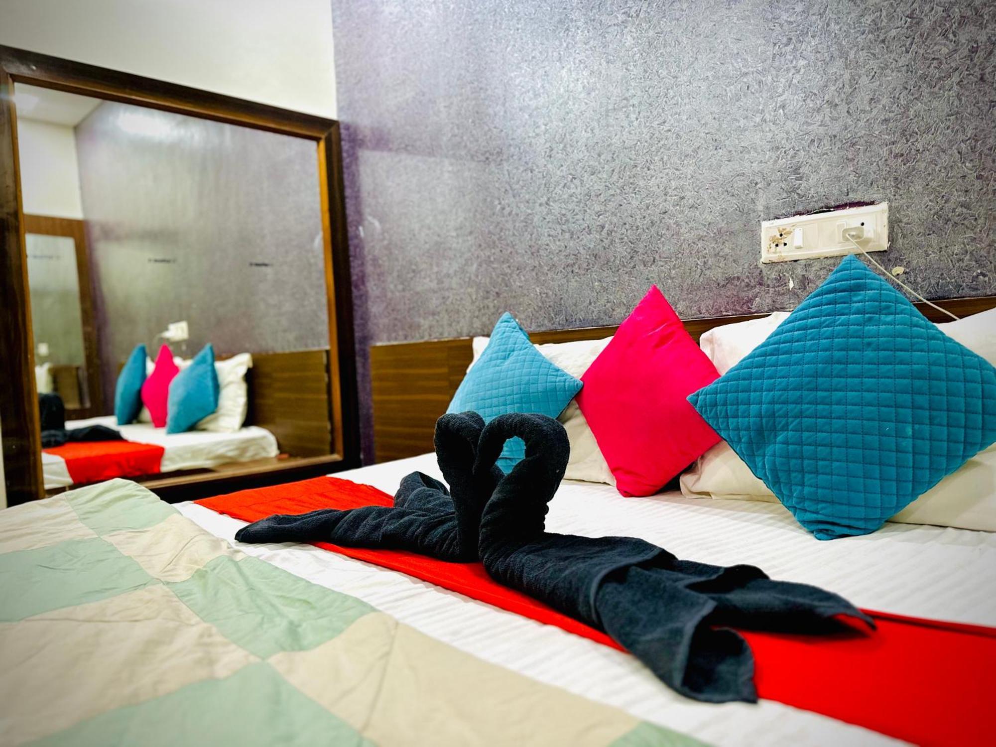 Hotel Sawai Executive Jadhavwadi Exterior foto